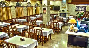 O FOTIS , Restaurant , Studios & Apartments - Image 2