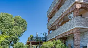 Apartment M- Panoramic View - Image 4