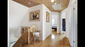 Johnnys Bed & Breakfast - Image 3