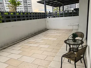 Royal Comfort Suite Meritus near swimming pool - Image 4