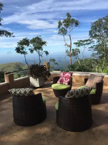 Bungalow in the Clouds - Image 3