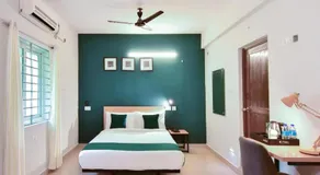 Crayons Hotel - Image 2