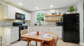 Carriage House Retreat 1 - Image 2