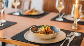 Urlauben mit Genuss im FOODIEVERSUM, Sonnenterasse mit Flussblick, Privatköchin-Verpflegung möglich - Image 3