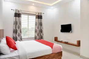 OYO 40146 Hotel Continental - Image 3
