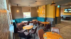 The Victoria Bar & Hotel - Image 2
