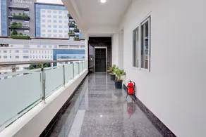 Collection O Sri Jahnavi Group besides Yashoda Hospital hitec city - Image 5