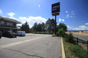 Apple Inn and Suites - Image 5