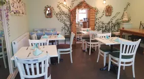 The Hawthornes Licensed Guest House - Image 3