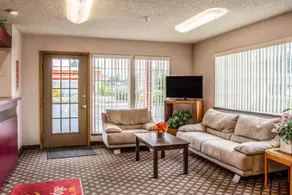 Econo Lodge Southeast Milwaukie - Image 1