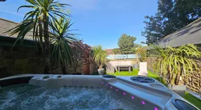 The Manor - Image 2