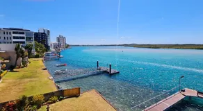 Cranbourne Court Beachside Apartments - Image 3