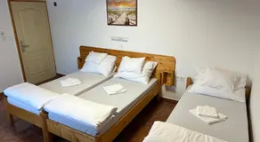 FÜRDŐ PANZIÓ - Image 2