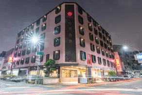 Etung Hotel - Image 4