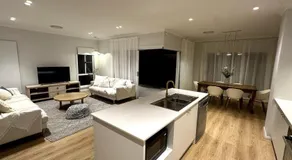 Saltwater House - Opposite the Beach! - Image 2