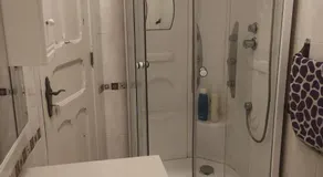 Perfect Room Near Airport 1 - Image 2