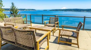 Oceanfront Retreat, Mount Rainier, King bed, Games - Image 4