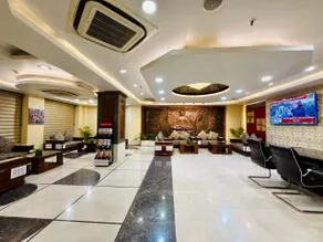 The Red Velvet Hotel Samarpan - Image 4