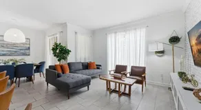 Townhome 4Q c/ Piscina Privada no Storey Lake - Image 2