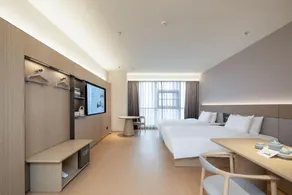 JI Hotel (Yangzhong Wuyue Square) - Image 2