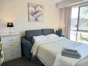 Floral Youth House (room6) - Image 2