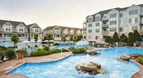 1B/1B condo with Ocean views, Resort style, Free WIFI, Few steps to the Beach!! - Image 2