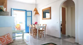 Paros Book'Inn - Image 5