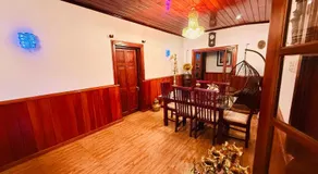 Little England Grand Hotel - Image 4