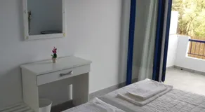 Hotel Poulakis - Image 2