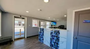 Budget Inn & Suites - Image 3