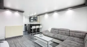 Appartement T2 Cosy avec Fibre et Stationnement Gratuit - Image 2