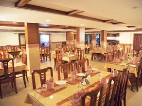 Hotel Rainbow Suites - Image 2
