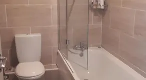 Charming double room with private bathroom - Image 2