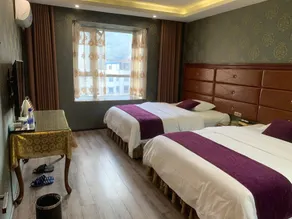 Avery Fashion Hotel - Image 2