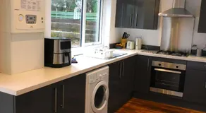 NEW - Large Fully Renovated House in East Kilbride - Image 4