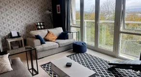 4 bed Townhouse with spectacular views 4 miles from Cardiff 10min drive or train journey to city centre - Image 2