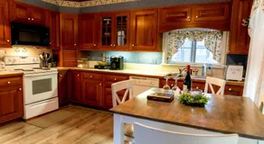 CHARMING EXECUTIVE VICTORIAN MANSION w/ FREE PARKING - near Bucknell - Image 5