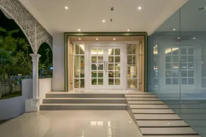 Yan's House Hotel - Image 3