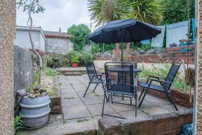 Fleet Street - 2 Bedroom Holiday Home - Swansea - Image 3