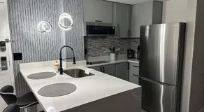 1802 Remodeled 2BR Condo at Enclave Suites - Image 2
