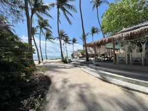 Sea Love Beach Bar & Bungalows - Image 3