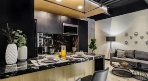 Downtown Designer Apartments by ULIV - Image 2