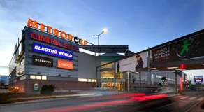 Brand New Apartment with Patio - Near Metro & Shopping Mall - Image 2