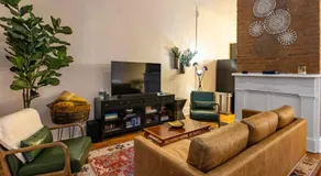 Walk to Downtown, Bars, Stadiums - Perfect for 4! - Image 4