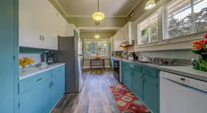 Ola'a House by Volcano Heritage Cottages - Image 4