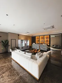 Moon Hotel - Image 4