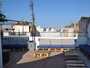 Mana Mana Youth Hostel - Image 3