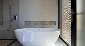 Green Hotel - Image 4