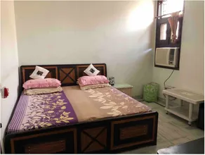 Studio Apartment 2 Min Walk to Banke Bihari Temple, Vrindavan - Image 3