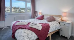 Harbour Court - 2 Bedroom Apartment - Saundersfoot - Image 2